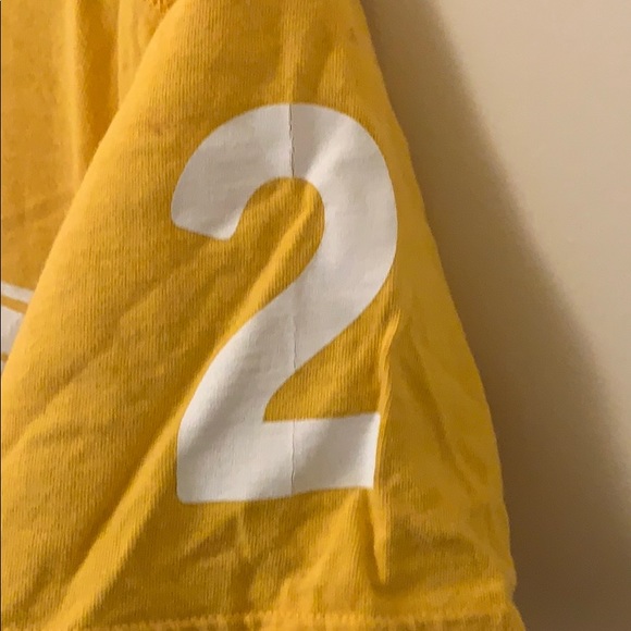 Men’s Yellow Short Sleeve Abercrombie tee - Picture 2 of 4